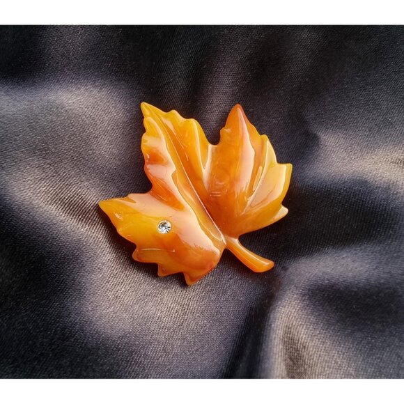Vintage Avon Lucite Orange Fall Autumn Maple Leaf Brooch Pin - Picture 4 of 6